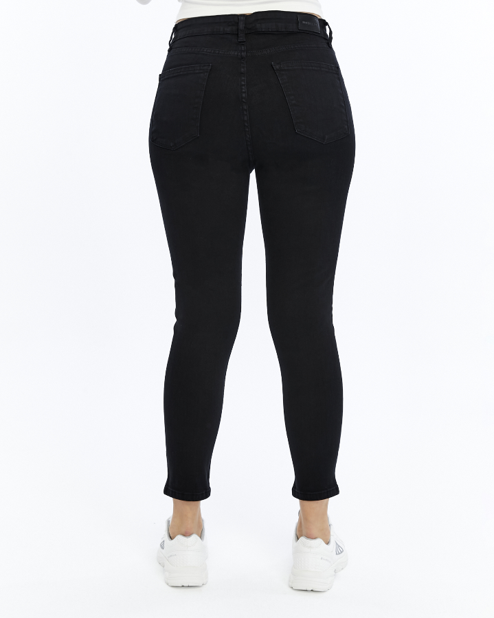 Resim Yenikoza Kadın Jean