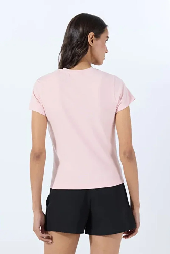Resim Guess Athleisure  Kadın  T-shirt V4YI21KCDH1-LPBS Colette Ss Tee