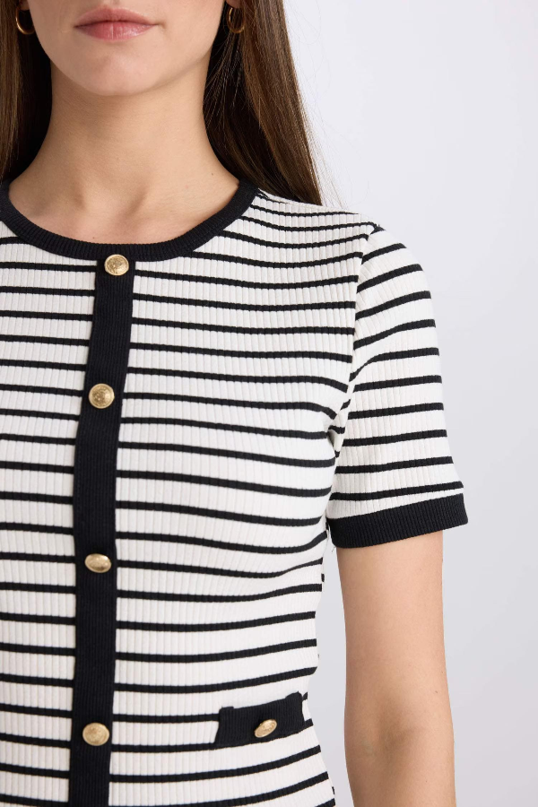 Resim Defacto Kadın Kısa Kol T-shirt C2566AX/BK81