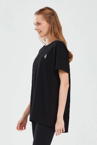 Resim Skechers  W Crew Neck Graphic Tee Kadın T-shirt S221482-3817