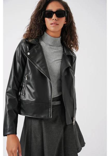 Resim Yenikoza Kadın Deri Mont ve Ceket