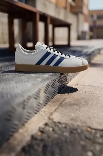 Resim Adidas VL COURT BASE Erkek Spor Ayakkabı IH6741