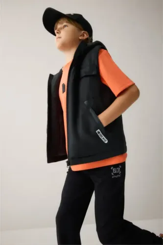 Resim Defacto  Erkek Çocuk Yelek G9807A8/BK27