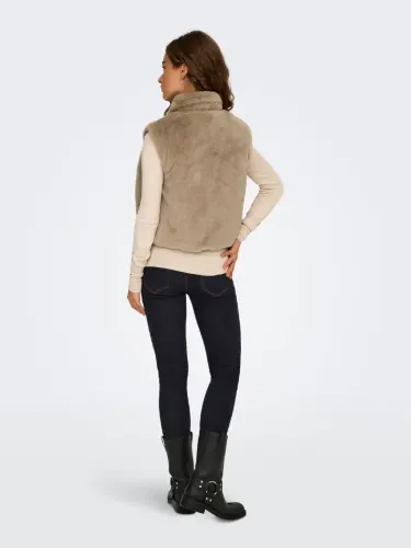 Resim Only Onldana Faux Fur Rev.Waıstcoat Otw Cc Kadın Mont 15348986