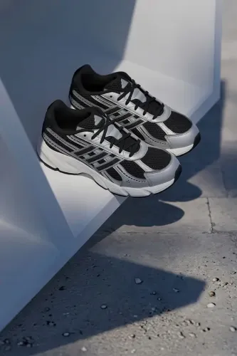 Resim Adidas TECHNOCHAOS 2000 Kadın Spor Ayakkabı JR7228