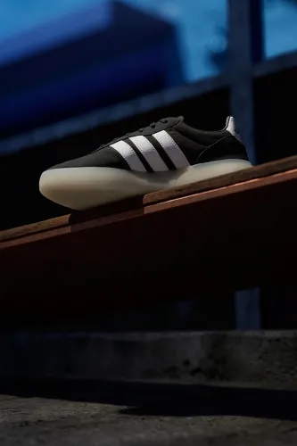 Resim Adidas Barreda De Kadın Spor Ayakkabı Jr3102
