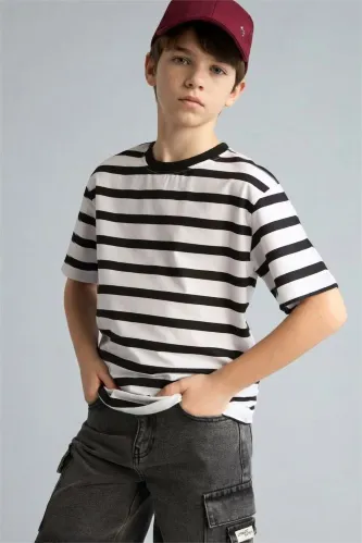 Resim Defacto Erkek Çocuk T-shirt H4342A8/BK81