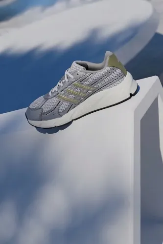 Resim Adidas TECHNOCHAOS 2000 Kadın Spor Ayakkabı KI5549