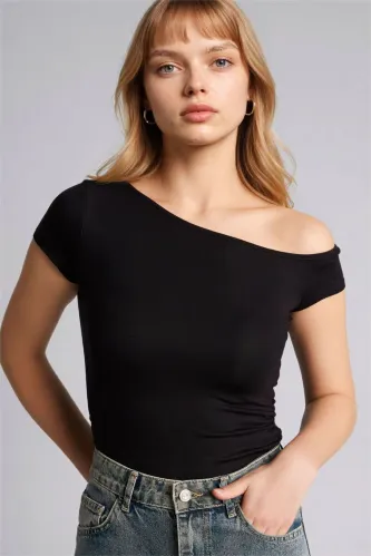 Resim Defacto Kadın  T-shirt G5383AX/BK81