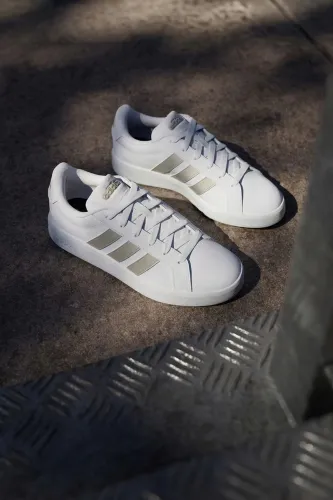 Resim Adidas GRAND COURT BASE 3.0 Kadın Spor Ayakkabı HQ0094