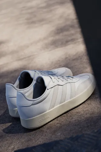 Resim Adidas Barreda Kadın Spor Ayakkabı Jp5957