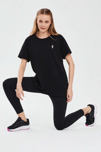 Resim Skechers  W Crew Neck Graphic Tee Kadın T-shirt S221482-3817