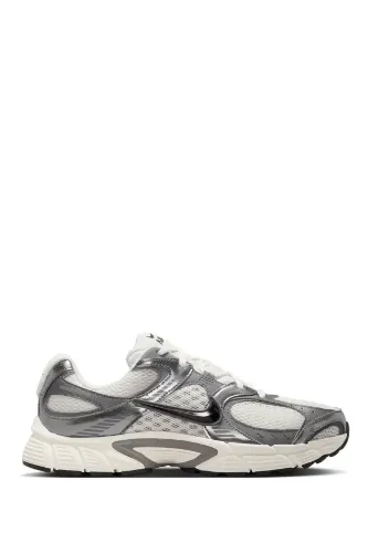 Resim Nike V5 RNR Erkek Spor Ayakkabı HJ5228-009