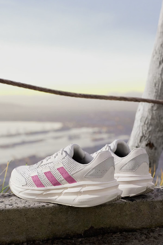 Resim Adidas Astrastar Kadın Spor Ayakkabı JP5947