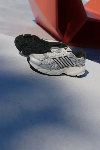 Resim Adidas TECHNOCHAOS 2000 Kadın Spor Ayakkabı HQ7289