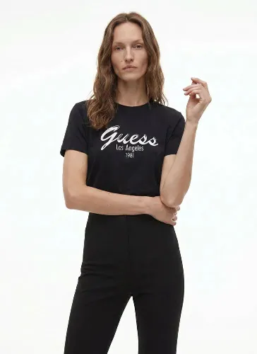 Resim Guess Athleisure  Kadın  T-shirt V6GI16K2983-JBLK Andrea Cn Ss T-Shırt