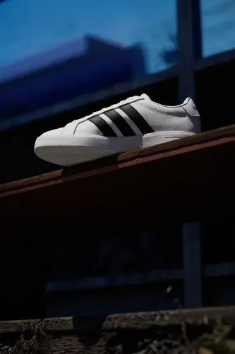 Resim Adidas GRAND COURT BASE 3.0 Erkek Spor Ayakkabı JR4613