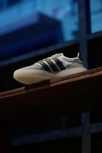 Resim Adidas BARREDA DECODE Kadın Spor Ayakkabı JR3101