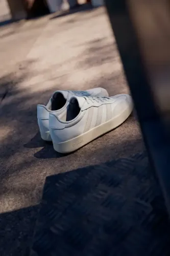 Resim Adidas BARREDA Kadın Spor Ayakkabı JP5957