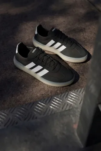 Resim Adidas Barreda De Kadın Spor Ayakkabı Jr3102